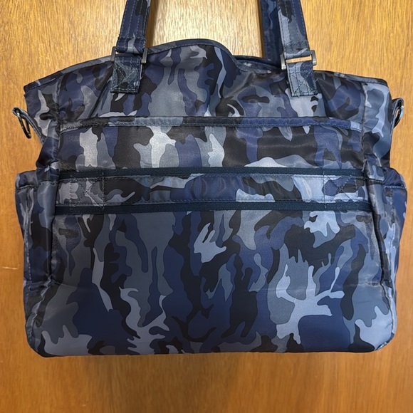 Lug Windjammer Convertible Tote Bag Camo Navy - Picture 4 of 12
